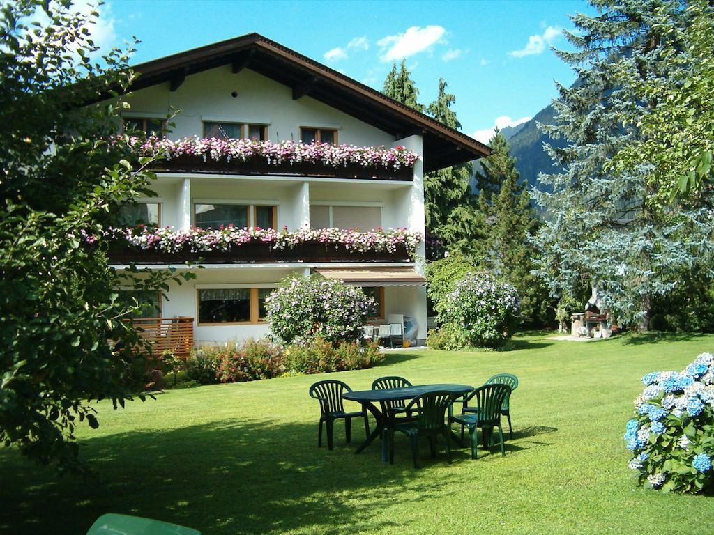 Gaestehaus Ahornblick Mayrhofen Zewnętrze zdjęcie